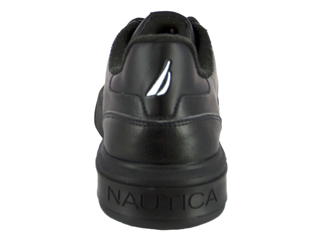 Tenis deportivos Nautica color negro con detalles en blanco y suela plana negra.