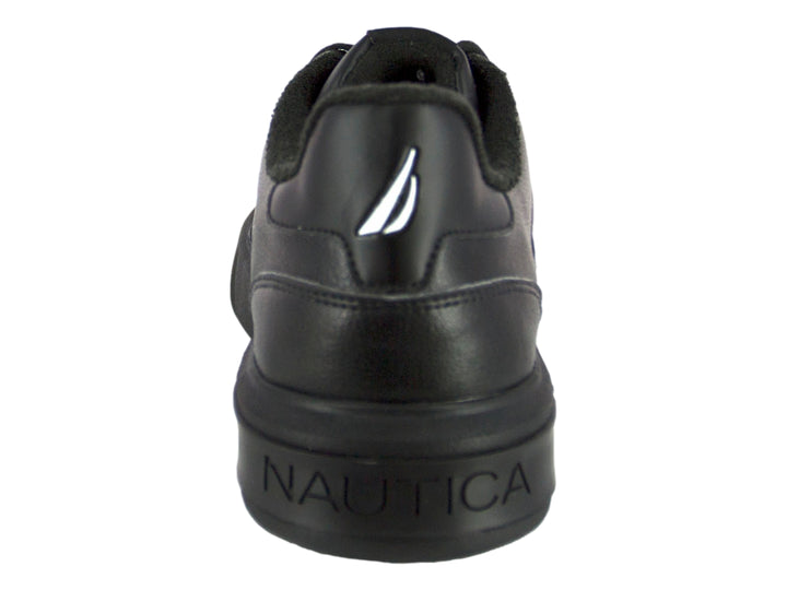 Tenis deportivos Nautica color negro con detalles en blanco y suela plana negra.