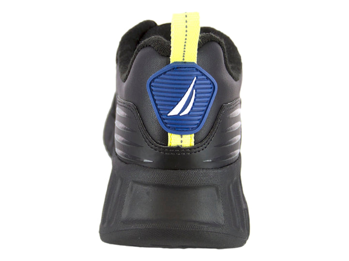 Tenis deportivos Nautica Cyril en color negro con detalles amarillos y suela robusta.
