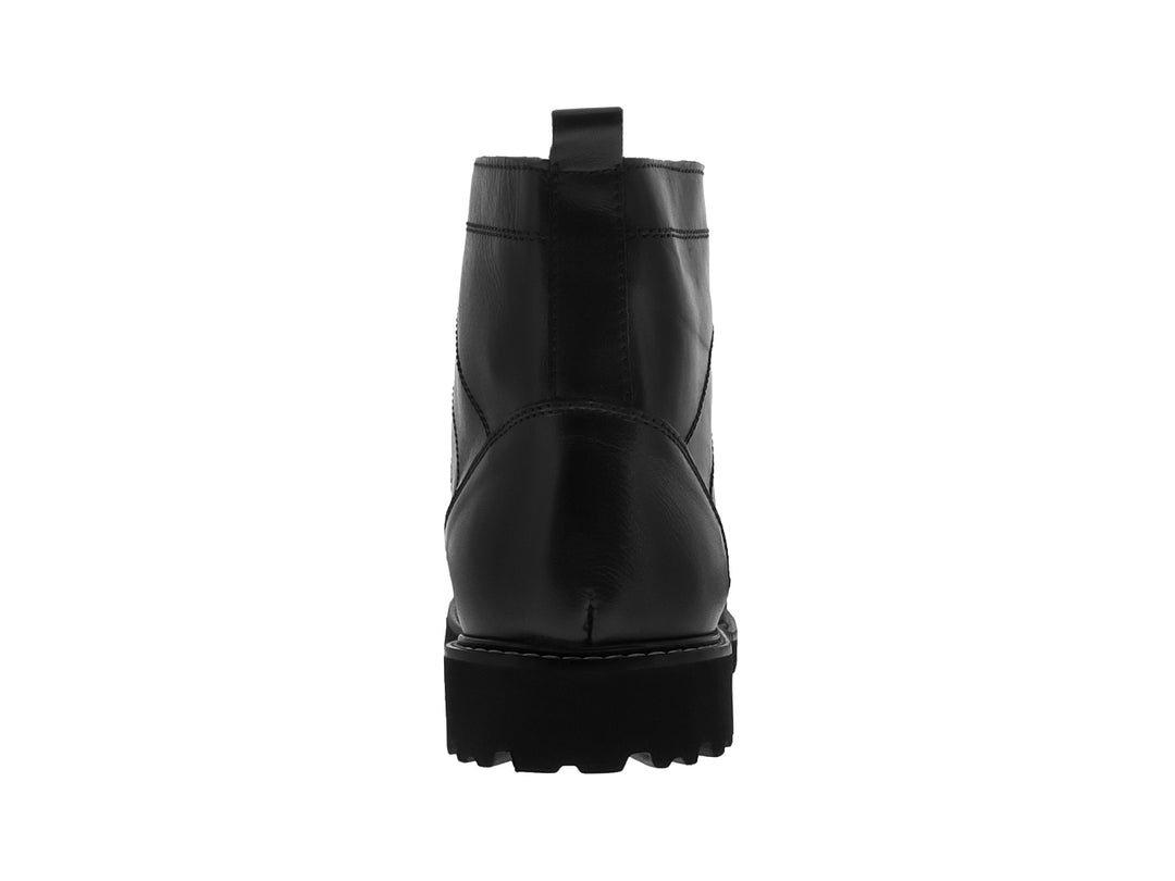 Botina casual para hombre en piel color negro con agujetas y suela track.