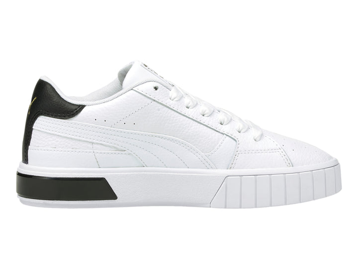 Tenis PUMA Cali Star color blanco con detalles negros en el talón y la suela.