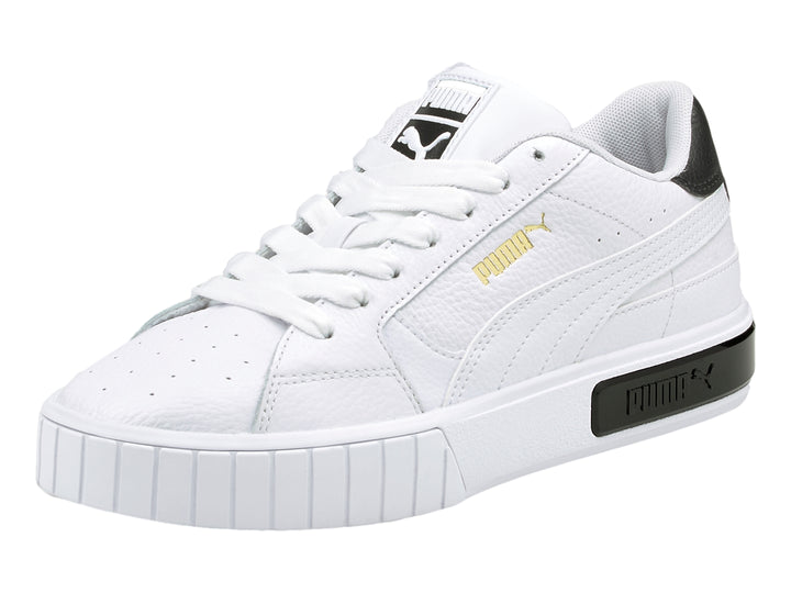 Tenis PUMA Cali Star color blanco con detalles negros en el talón y la suela.