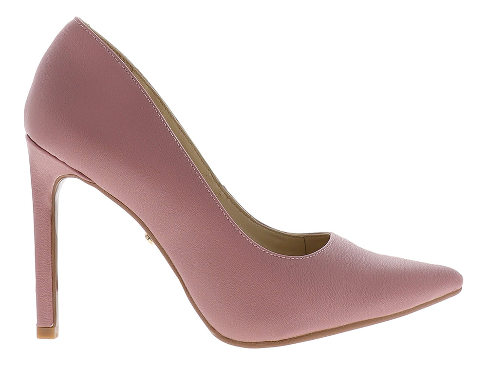 Zapato de tacón alto color blush con punta fina y acabado mate.