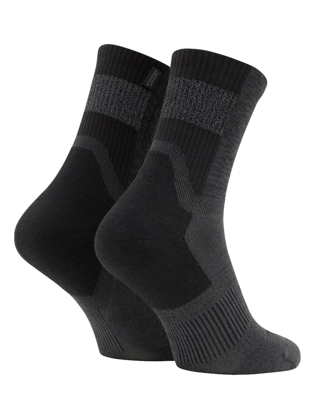 Par de calcetines deportivos Under Armour en colores negro y gris oscuro, longitud mid-crew.