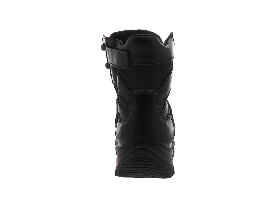 Bota alta color negro de la marca Swissbrand con suela rugosa y materiales sintéticos.