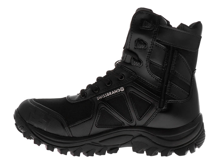 Bota alta color negro de la marca Swissbrand con suela rugosa y materiales sintéticos.