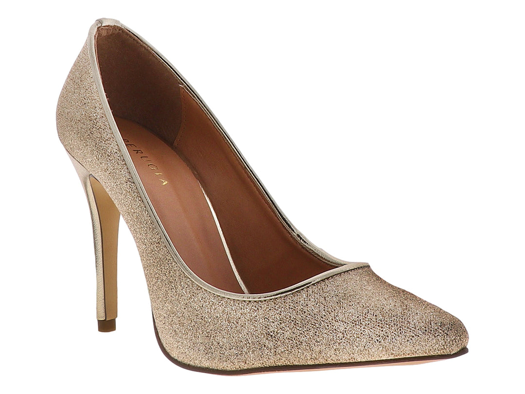 Zapato de tacón alto color mercurio con acabado brillante y punta redondeada para mujer.
