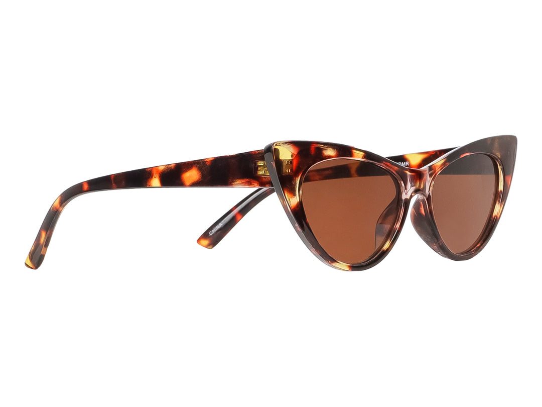 Lentes de sol estilo ojo de gato con armazón en patrón de carey y cristales color marrón.