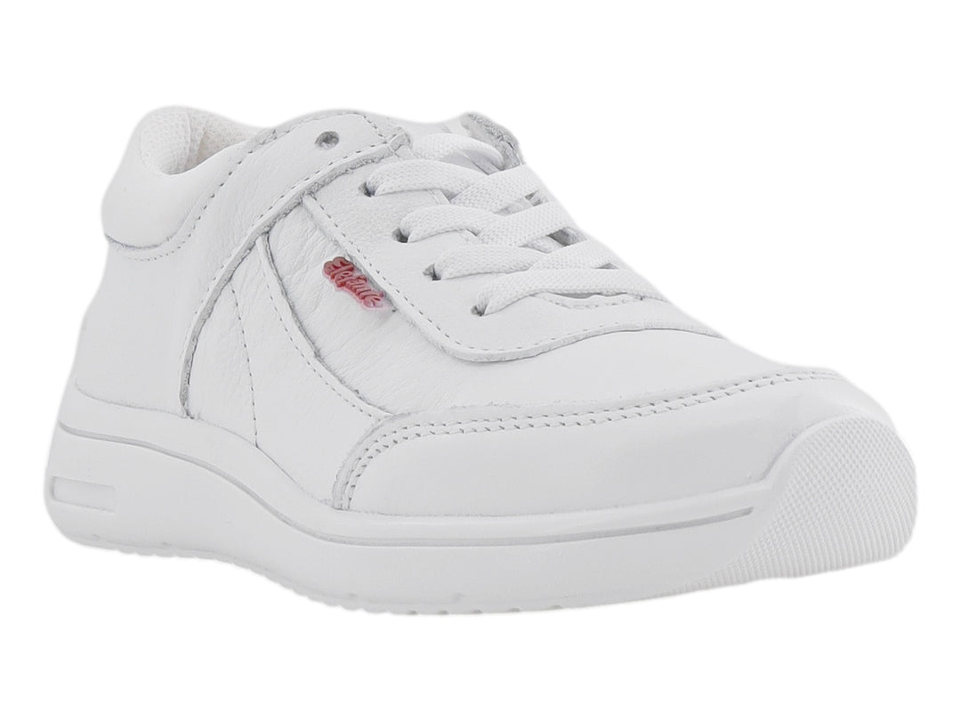 Zapato escolar blanco estilo deportivo para niño o niña con agujetas blancas.