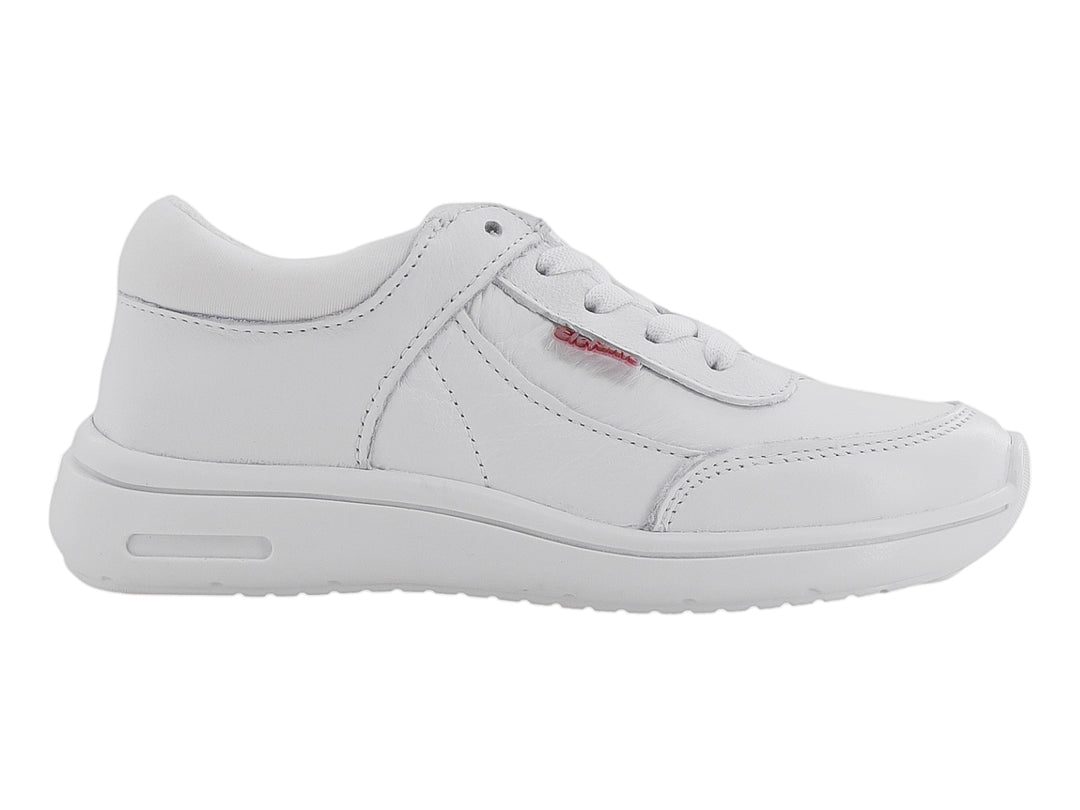 Zapato escolar blanco estilo deportivo para niño o niña con agujetas blancas.