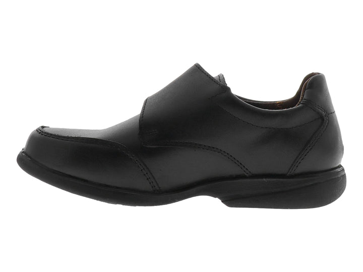 Zapato escolar negro de piel marca Elefante con cierre de velcro para niño.