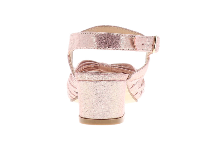 Sandalia para niña en color oro rosado con tacón cuadrado y detalle de nudo en la parte frontal.