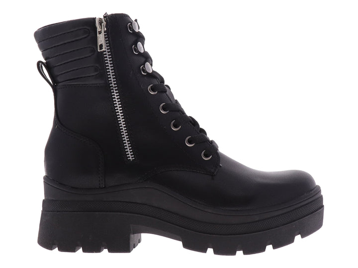 Bota negra de cuero con suela de plataforma, agujetas y cierre lateral.
