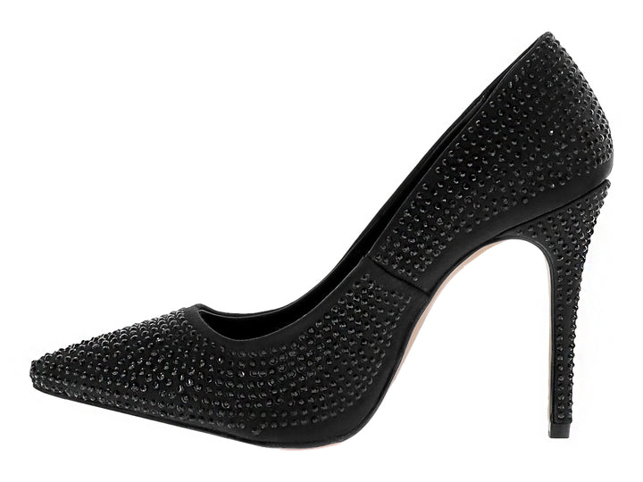 Zapato de tacón alto color negro con detalles de cristales brillantes en toda la superficie.