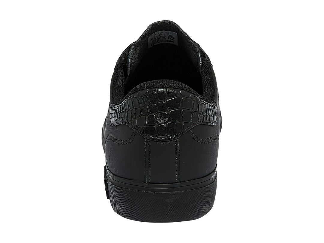 Tenis deportivos Lacoste Powercourt en color negro total con logotipo del cocodrilo en el lateral.