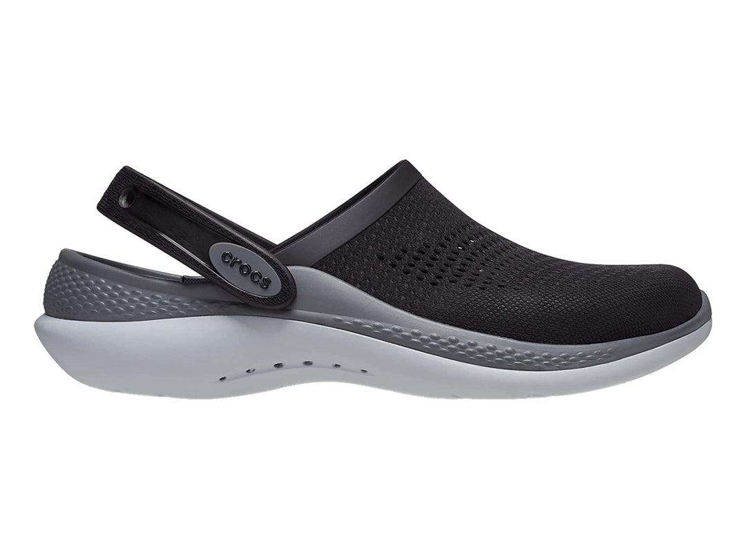 Zueco Crocs LiteRide 360 en color negro con suela gris y correa trasera ajustable.