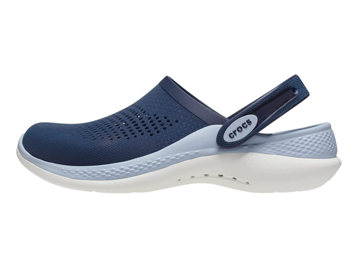 Zuecos Crocs LiteRide 360 en color azul marino y gris azulado con diseño perforado y correa posterior.