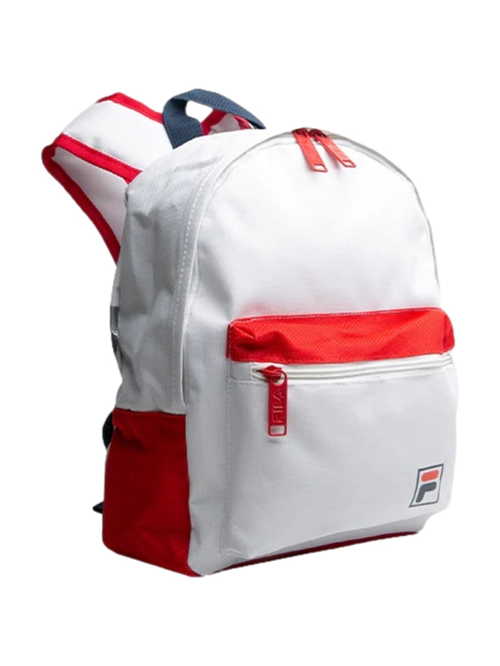 Mochila escolar FILA de color blanco con detalles en rojo y azul, incluye bolsillo frontal con cierre.