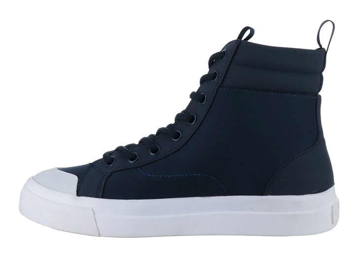 Tenis tipo bota de color azul marino con suela blanca y agujetas del mismo color.