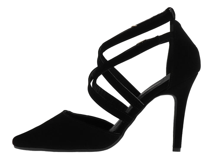 Zapato de tacón alto color negro con punta puntiaguda y tiras cruzadas con hebillas doradas.