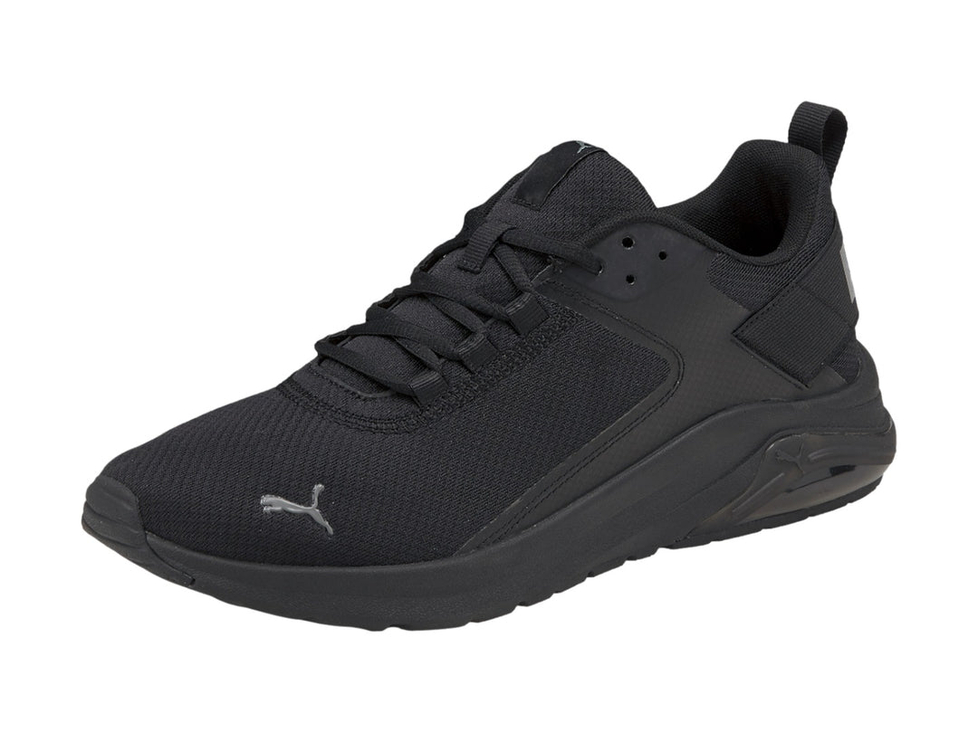 Tenis deportivos PUMA color negro total con malla transpirable y suela cómoda.