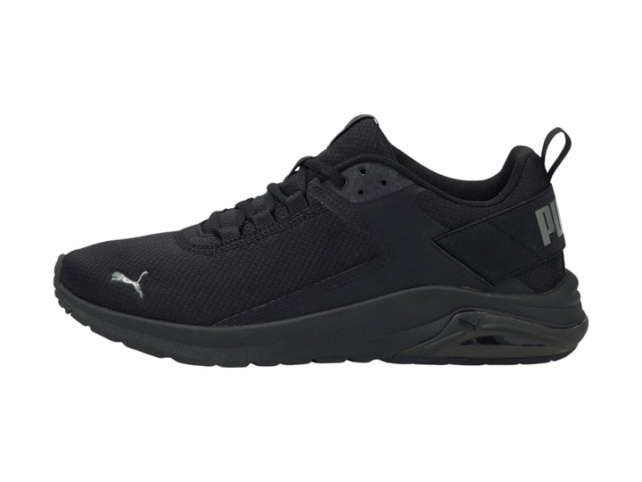 Tenis deportivos PUMA color negro total con malla transpirable y suela cómoda.