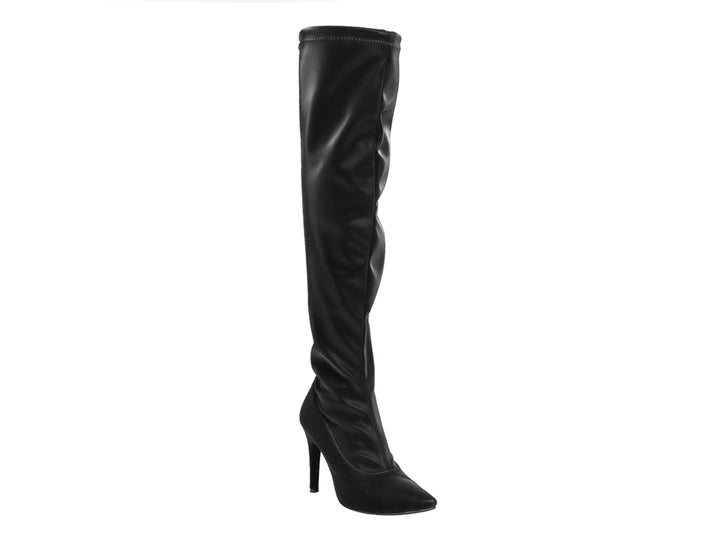 Bota alta de charol negro con tacón delgado y punta fina para mujer.