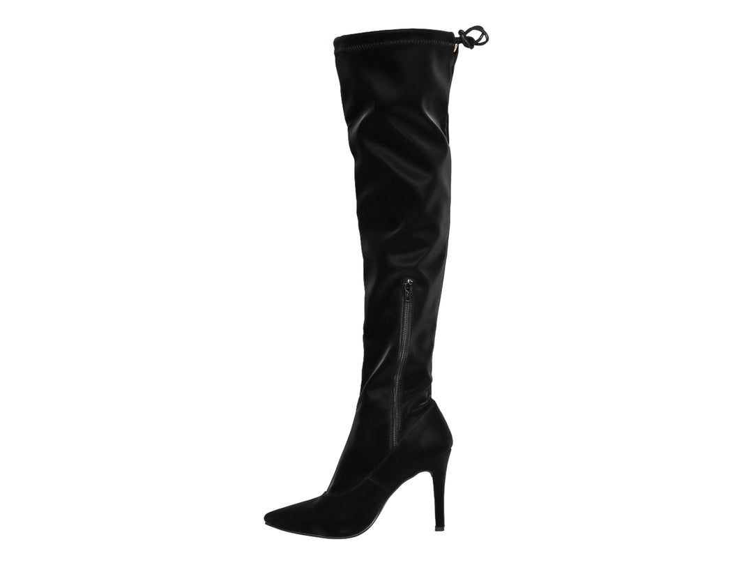 Bota alta de charol negro con tacón delgado y punta fina para mujer.