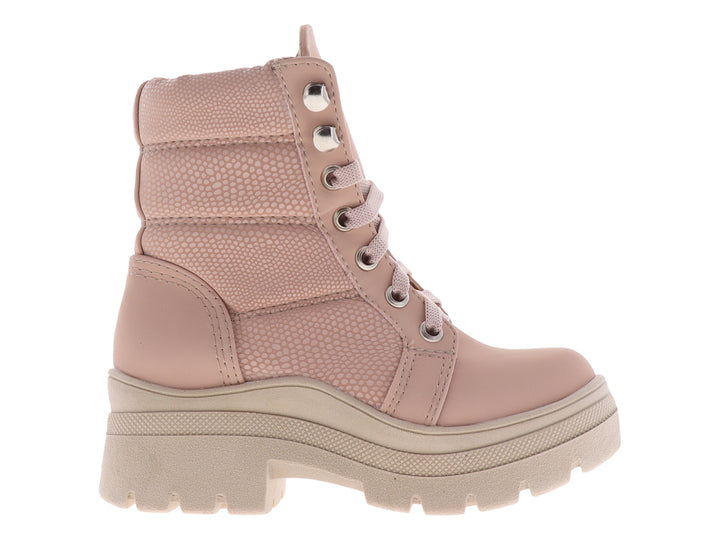 Botas color rosa palo con suela track gruesa y cordones, modelo Dulcina de Nomadas.