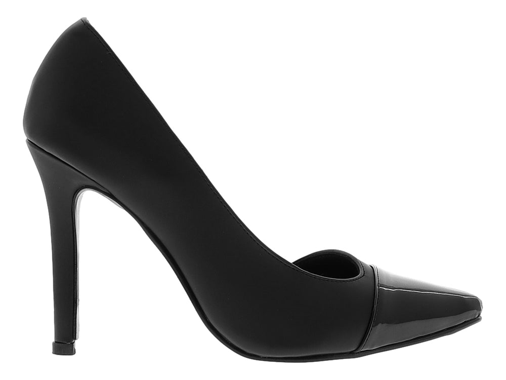 Zapato de tacón alto color negro para mujer con punta cerrada y acabado combinado en mate y charol brillante.