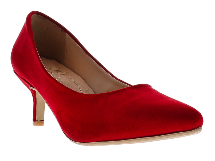 Zapato de tacón color rojo con acabado satinado y punta redonda para mujer.