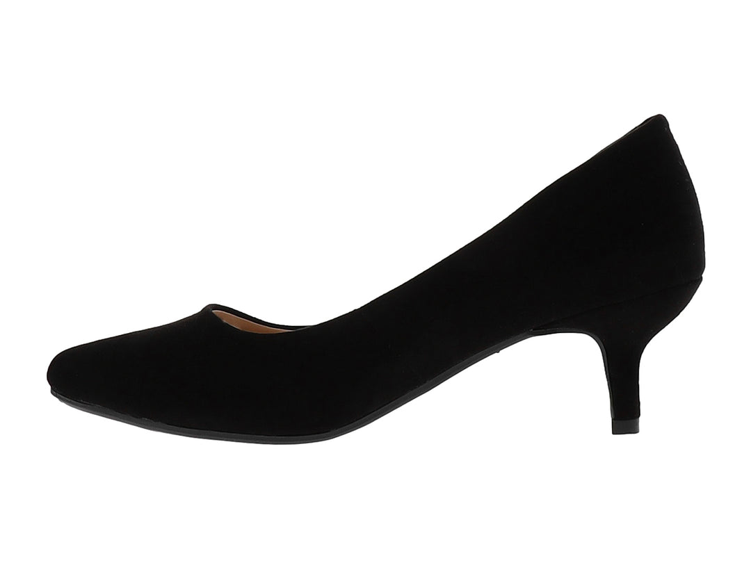 Zapato de tacón medio color negro con acabado mate y punta redondeada para mujer.