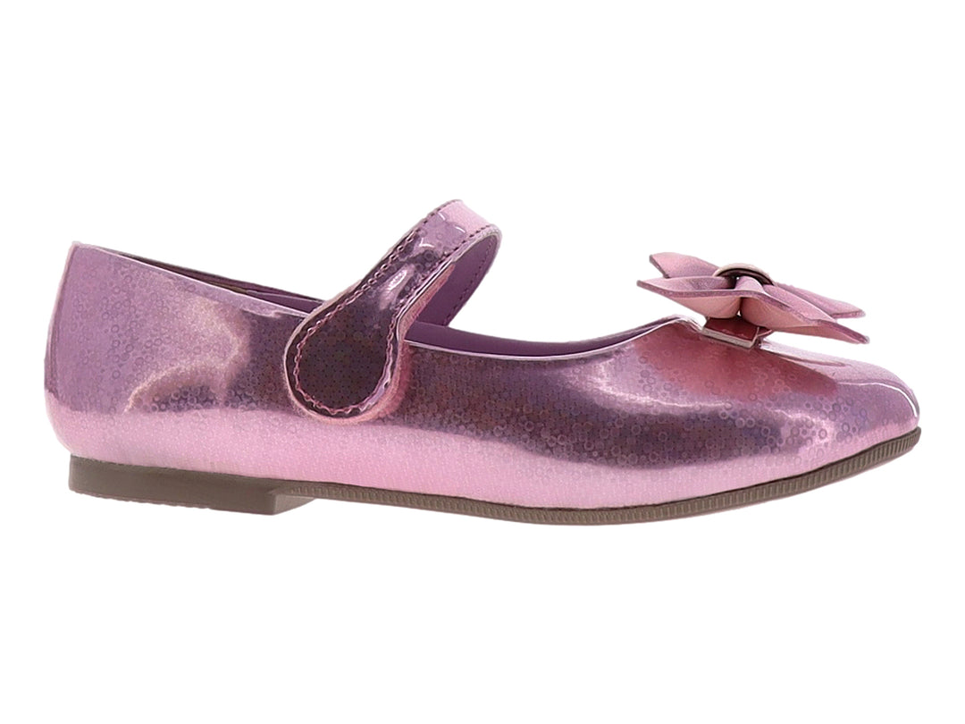 Zapato plano color rosa pastel para niña con moño decorativo y acabado brillante.