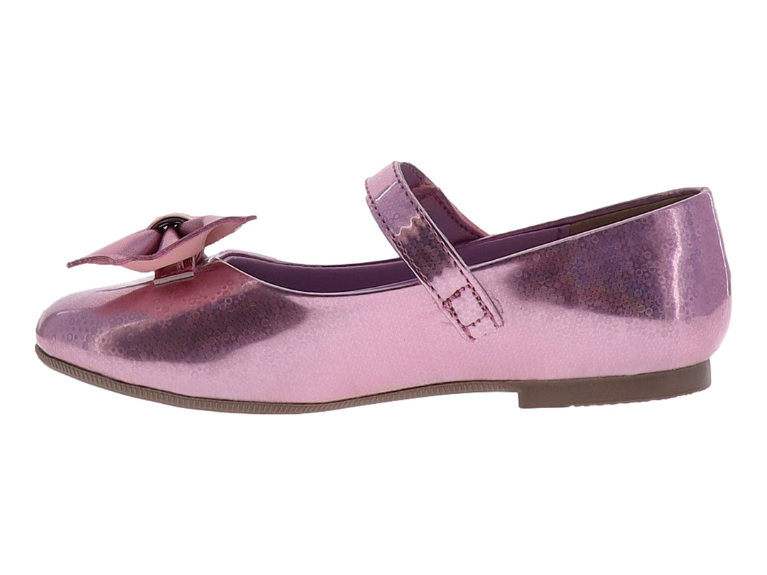 Zapato plano color rosa pastel para niña con moño decorativo y acabado brillante.