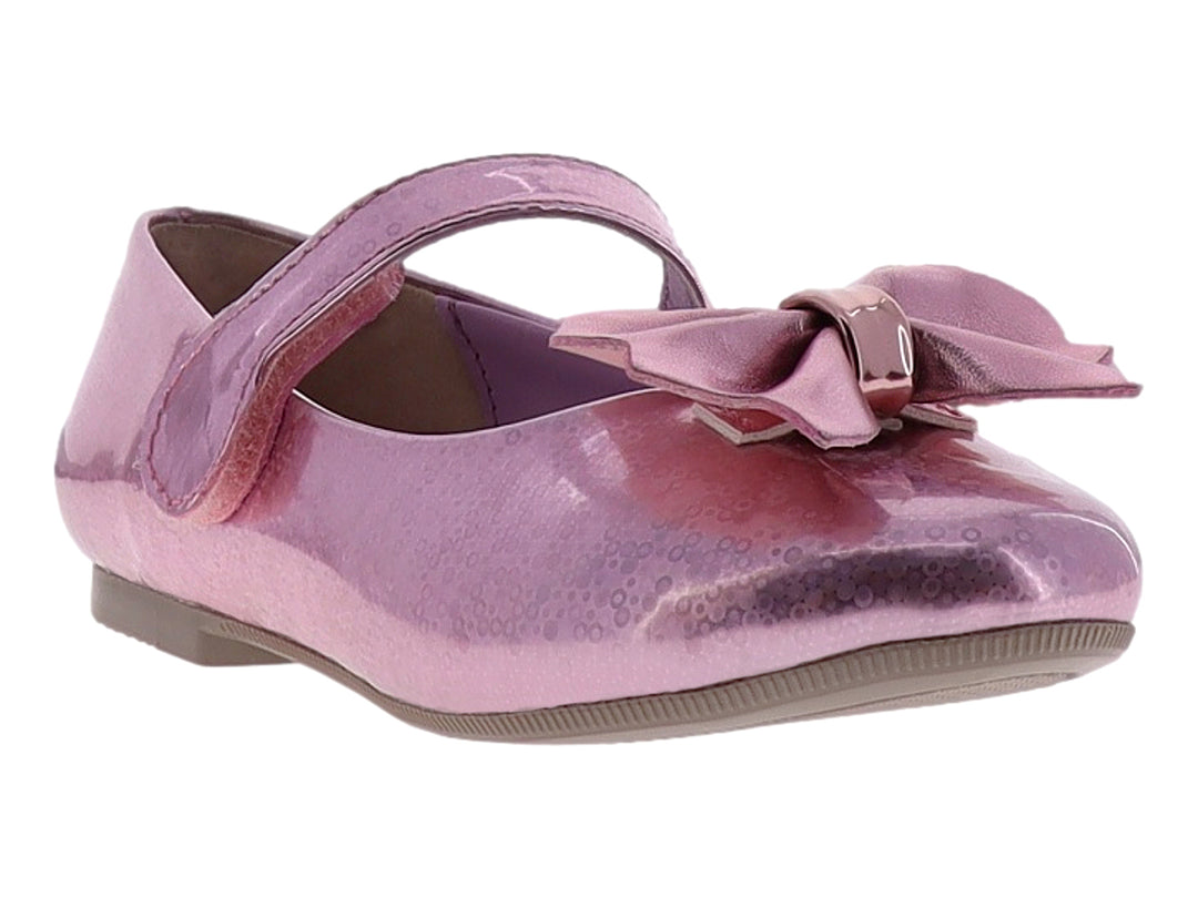Zapato plano para Niña en color rosa pastel con moño decorativo y correa ajustable.