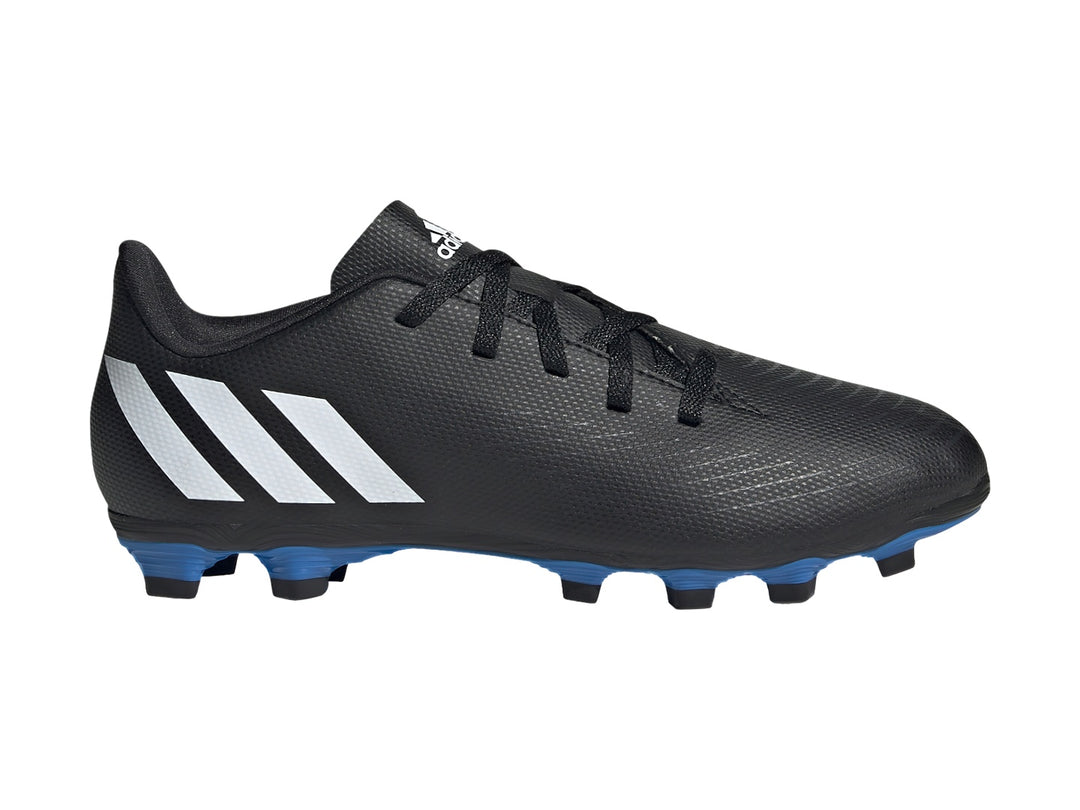 Zapato de fútbol Adidas Predator Edge.4 FXG en color negro con franjas blancas y suela azul.