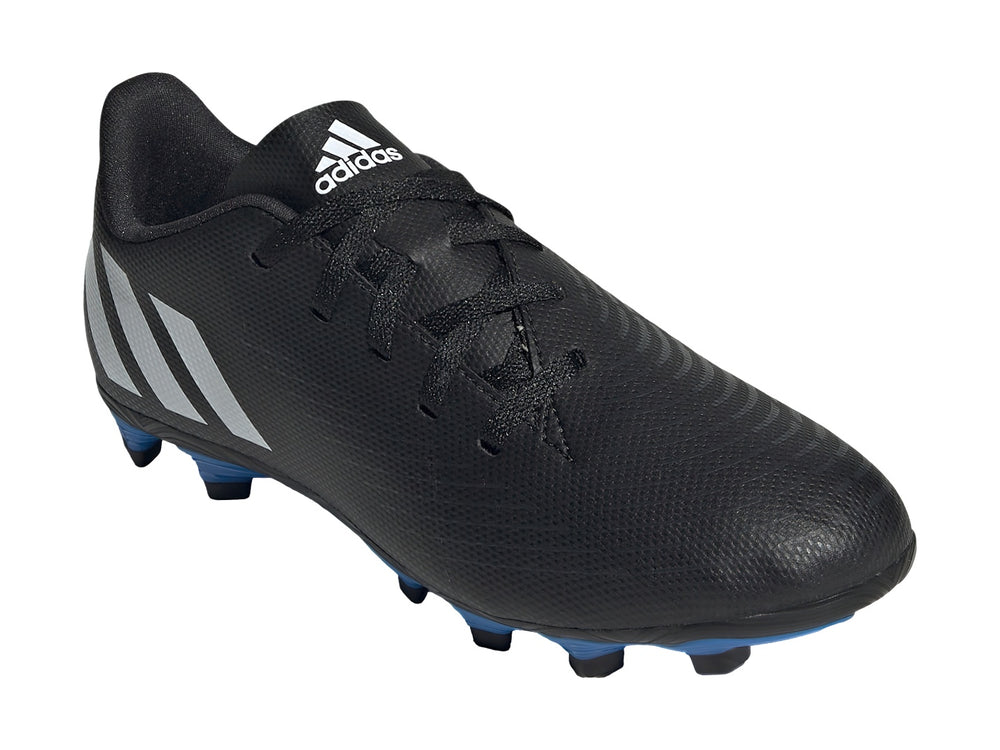 Zapato de fútbol Adidas Predator Edge.4 FXG en color negro con franjas blancas y suela azul.
