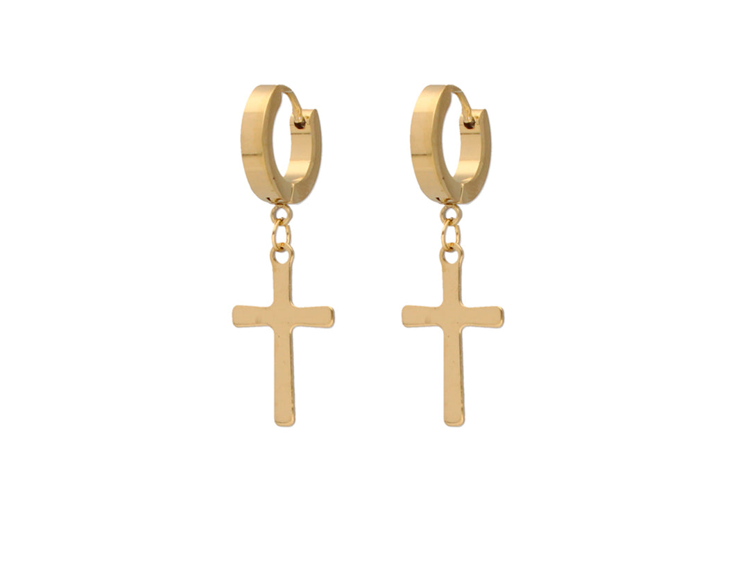 Par de aretes de aro color oro con dijes colgantes en forma de cruz.