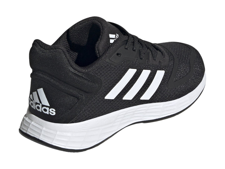 Tenis deportivos Adidas Duramo 10 color negro con detalles y suela en color blanco.