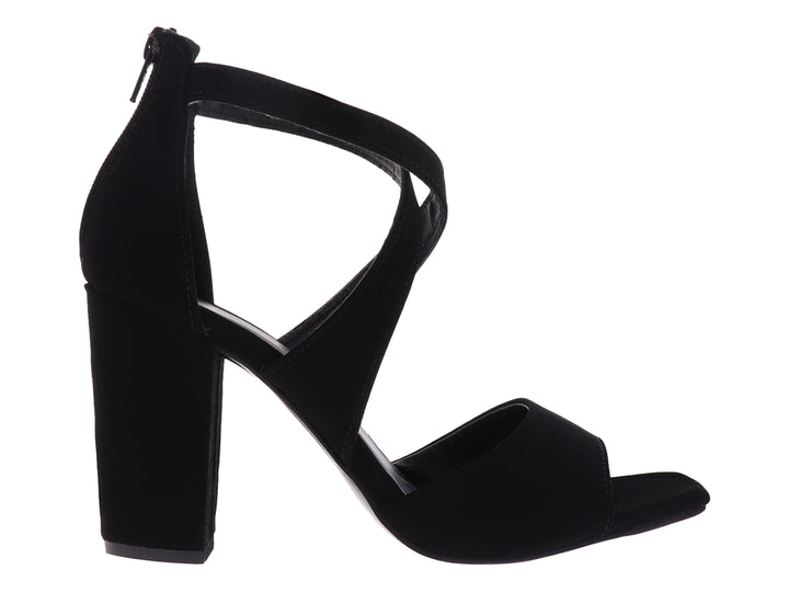 Sandalia de tacón grueso color negro con tiras cruzadas al tobillo y punta abierta para mujer.