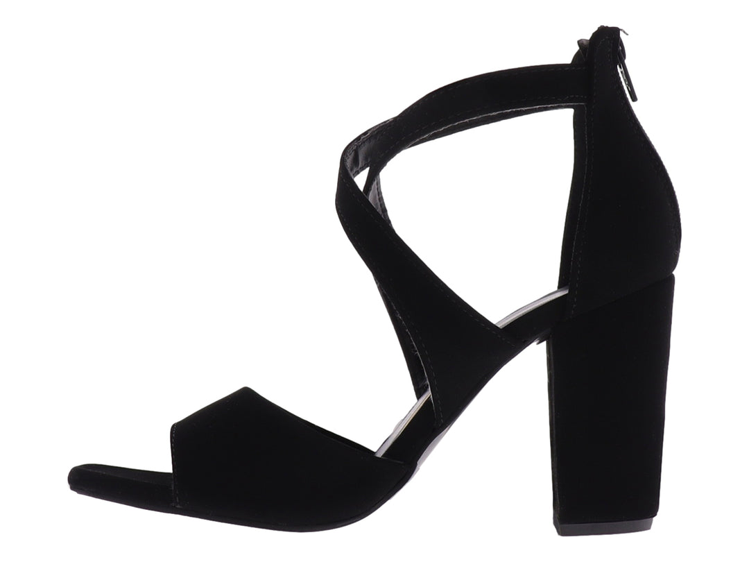 Sandalia de tacón grueso color negro con tiras cruzadas al tobillo y punta abierta para mujer.