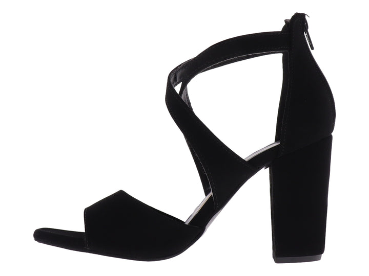 Sandalia de tacón grueso color negro con tiras cruzadas al tobillo y punta abierta para mujer.