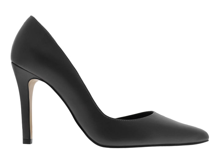 Zapato de tacón alto estilo stiletto en color gris oscuro con acabado mate y punta cerrada.