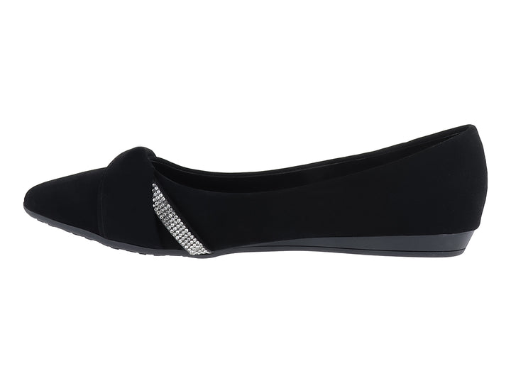 Zapato plano negro con tira decorativa de brillantes en el empeine.