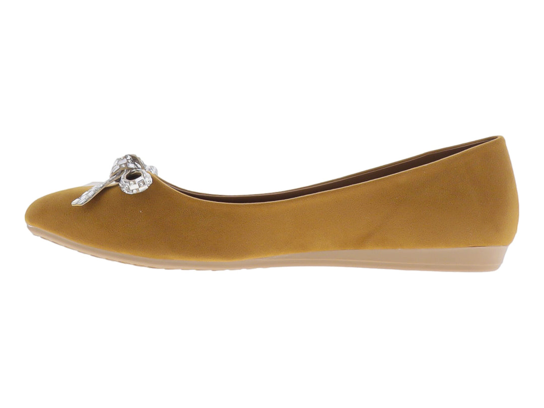 Zapato plano color camel para mujer con moño decorativo brillante en la parte superior.