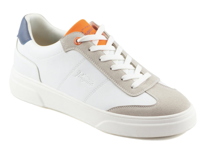 Tenis Penguin blancos con detalles en gris en la punta, talón azul y interior naranja.