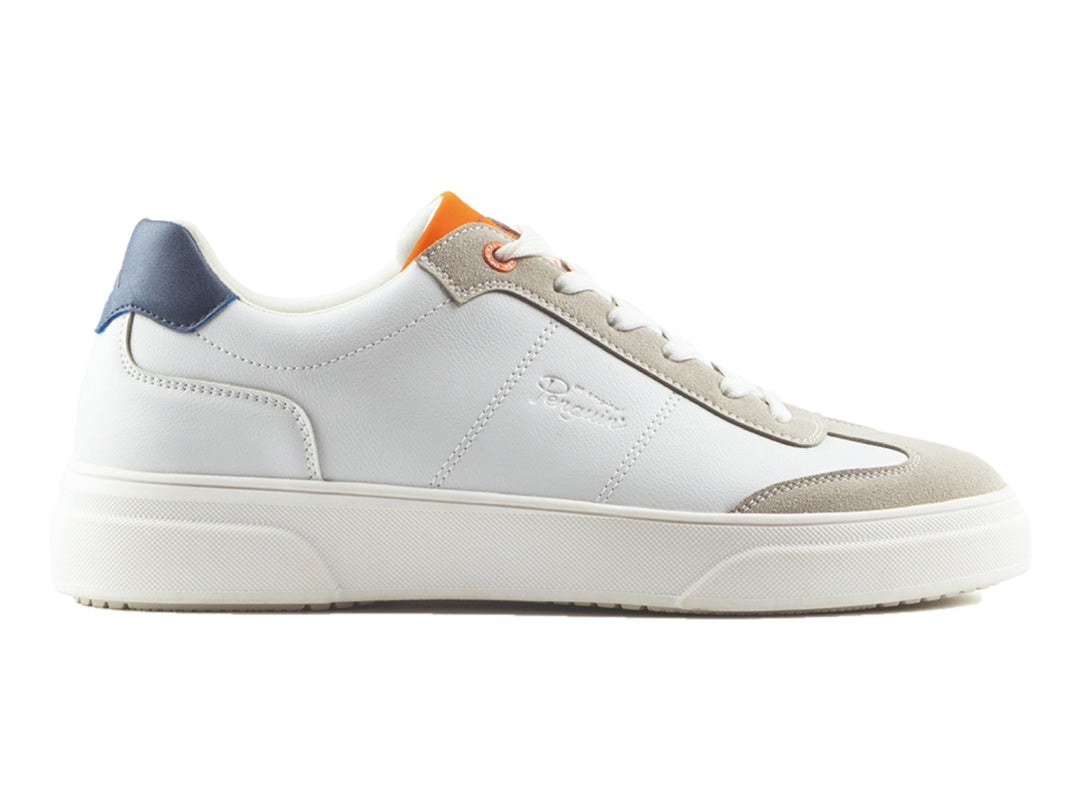Tenis Penguin blancos con detalles en gris en la punta, talón azul y interior naranja.