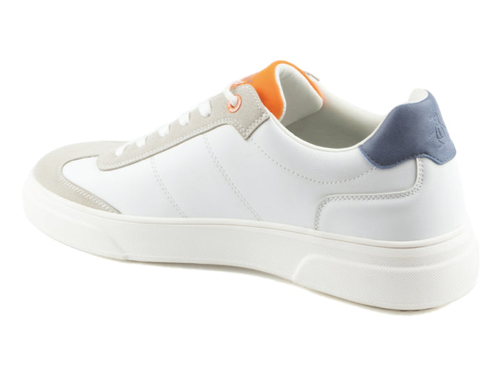 Tenis Penguin blancos con detalles en gris en la punta, talón azul y interior naranja.