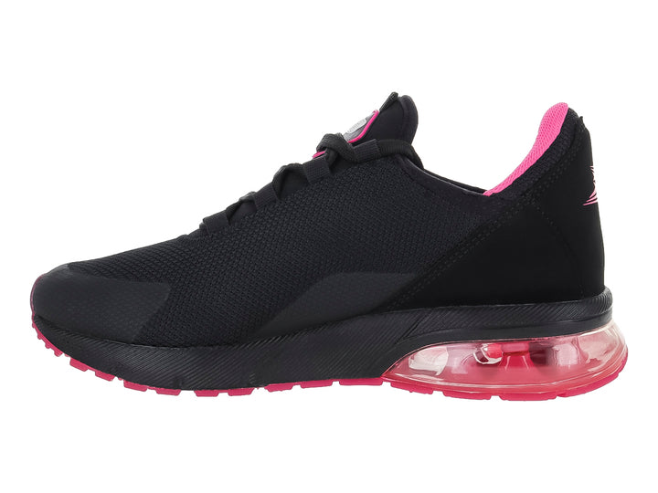 Tenis deportivos marca Boost en color negro con detalles y suela amortiguada en color fucsia.