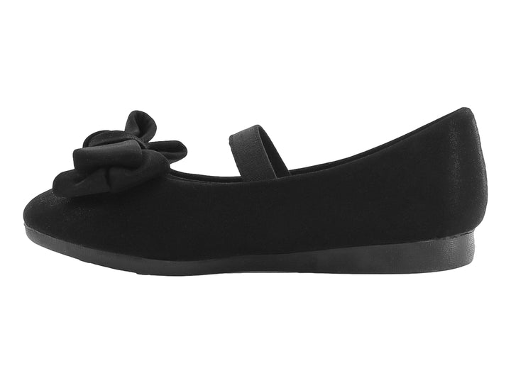Zapato plano color negro con un moño grande decorativo en la parte superior.